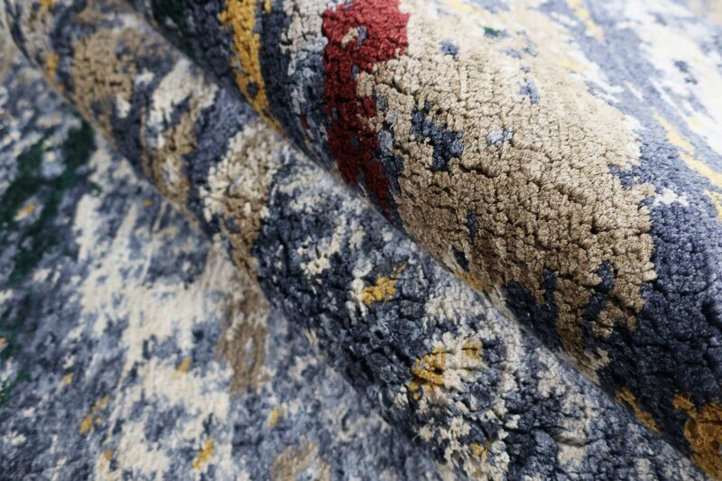 Detail photo silk carpet Svarga SV01