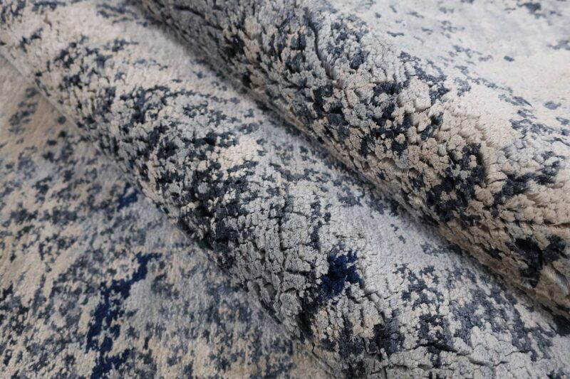 Detail photo silk carpet Svarga SV03