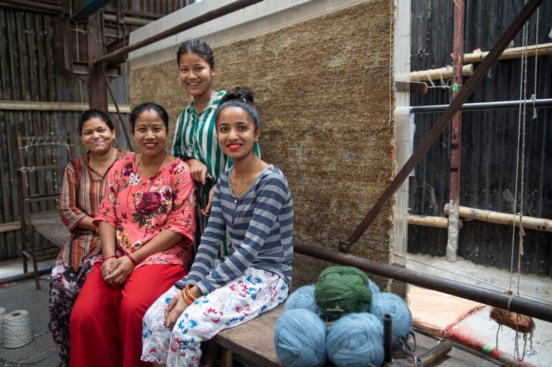 Knüpferinnen in Nepal